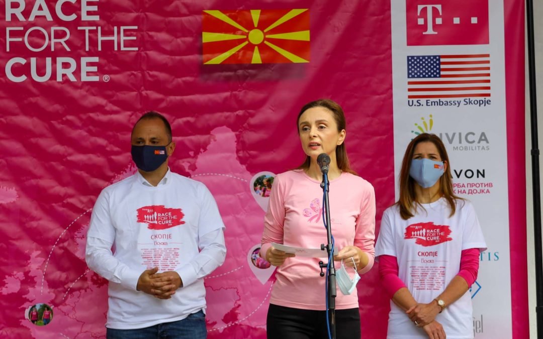 Bashkëshortja e Presidentit me mbështetje për ngritjen e vetëdijes për kancerin në gji
