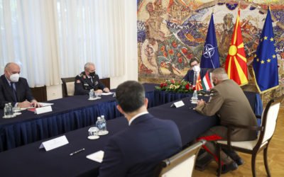 Претседателот Пендаровски оствари средба со началникот на Генералштабот на Вооружените сили на Унгарија, генерал-потполковник Ромулус Русин-Сенди