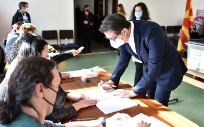 Претседателот Пендаровски гласаше на вториот круг од локалните избори 2021