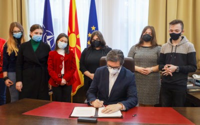 Presidenti Pendarovski e nënshkroi Deklaratën për Fëmijët, të Rinjtë dhe Aksionin klimatik