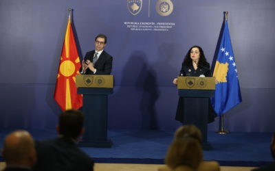 Претседателот Пендаровски на прес-конференција со косовската претседателка Османи: Подготвени сме да придонесуваме за инфраструктурно развиен и економски просперитетен регион
