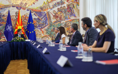 Средба на претседателот Пендаровски со Мајк Зафировски и претставници на „Македонија 2025“
