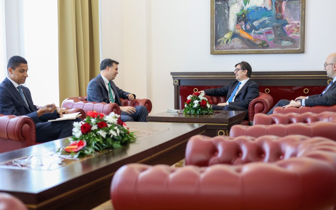 Проштална средба на претседателот Пендаровски со унгарскиот амбасадор Ласло Иштван Дукс