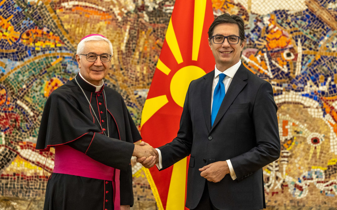 Претседателот Пендаровски ги прими акредитивните писма на новоименуваниот Апостолски Нунциј, надбискупот Лучано Суриани