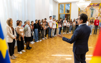 Students from “Brakja Miladinovci” Primary School from Kumanovo and students from “Get Ready for the Future” visit the President’s Cabinet as part of the Open Cabinet activity