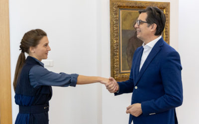 Средба на претседателот Пендаровски со македонската атлетичарка Катерина Шиповиќ