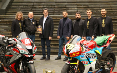 Претседателот Пендаровски ги прими европските шампиони во мотоциклизам Христијан Бузалковски и Синиша Кочоски