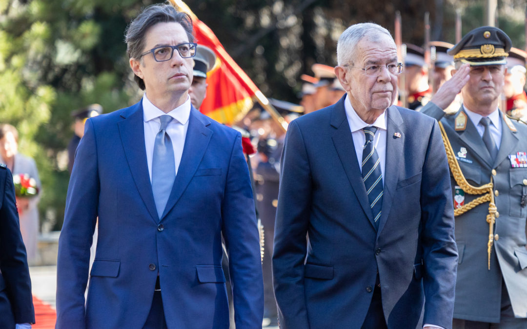 Ceremoni me nderimet më të larta shtetërore dhe ushtarake – Presidenti Pendarovski e mirëpriti Presidentin federal të Austrisë, Aleksander Van der Belen
