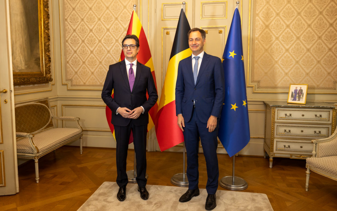 Presidenti Pendarovski në Bruksel u takua me Kryeministrin belg Aleksandër de Kro