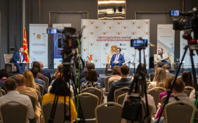 Presidenti Pendarovski mbajti fjalim në konferencën “Ndërtimi i rezistencës shoqërore ndaj ndikimeve të dëmshme të dezinformacioneve në Republikën e Maqedonisë së Veriut”