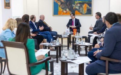 Средба на претседателот Пендаровски со Бранко Азески, претставници од Стопанската комора на Северна Македонија и Асоцијацијата ТИМ-40