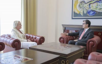 Претседателот Пендаровски ја прими американската амбасадорка Анџела Прајс Агелер