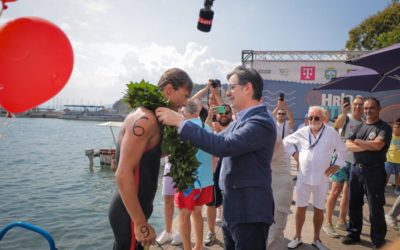 Presidenti Pendarovski i mirëpriti pjesëmarrësit në Maratonën e 36-të të notit në Ohër