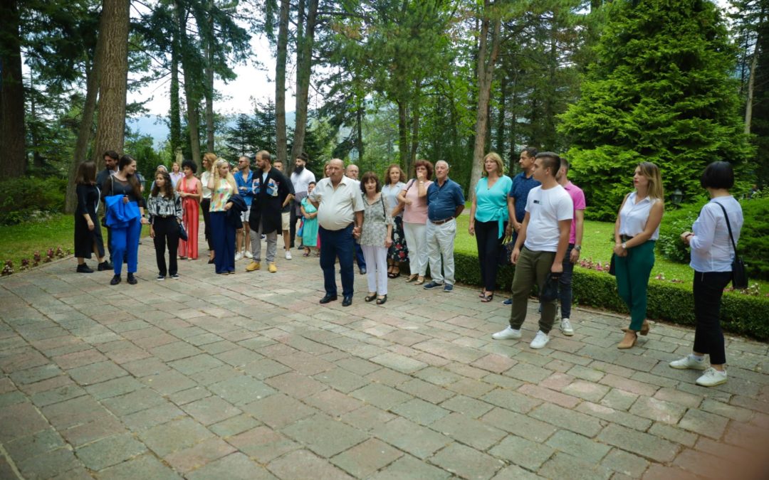 Participants of the multimedia event of the “Leave a Trace” caravan visit Villa Biljana as part of the “Open Cabinet” activity