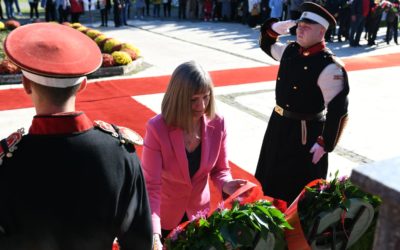 Претставник од Кабинетот на претседателот положи цвеќе по повод 13 Ноември – Денот на ослободување на Скопје