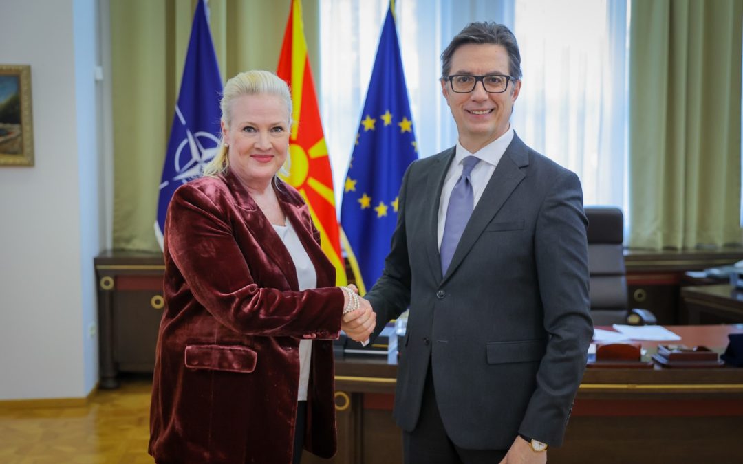 Takimi i Presidentit Pendarovski me ambasadoren amerikane Anxhela Prajs Ageler