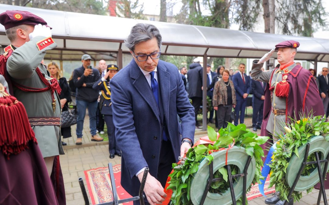 President Pendarovski lays flowers on the occasion of the 81st anniversary of the Holocaust of the Macedonian Jews