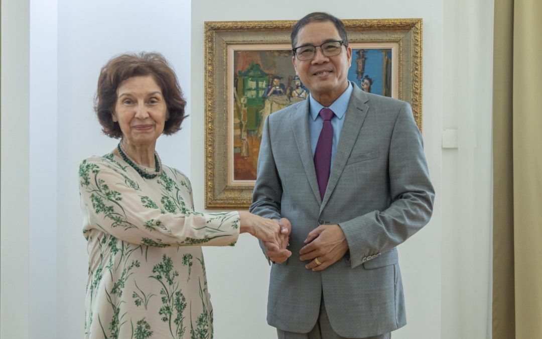 Presidentja Siljanovska Davkova e mirëpriti ambasadorin e Vietnamit, Do Hoang Long