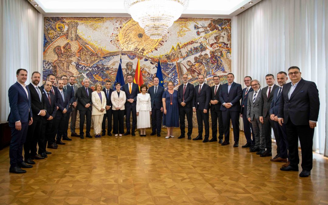 Presidentja Siljanovska Davkova e mirëpriti Kryeministrin Hristijan Mickoski dhe anëtarët e Qeverisë së porsazgjedhur
