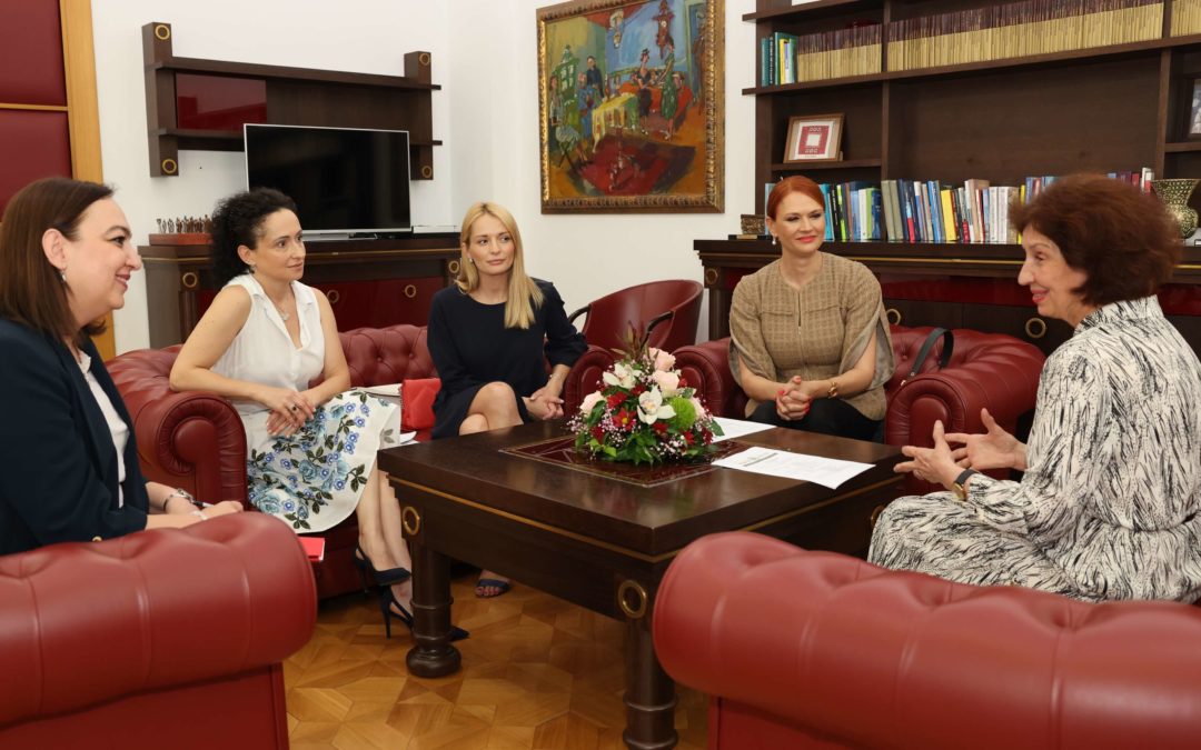 President Siljanovska Davkova receives representatives of National Institution “Ohrid Sumer Festival”