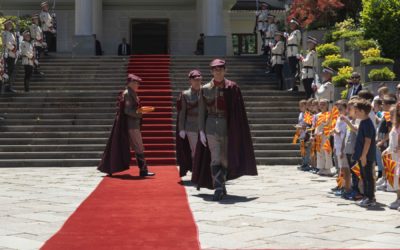 Ceremonia e ndërrimit ceremonial të flamurit shtetëror në zyrën e Presidentit