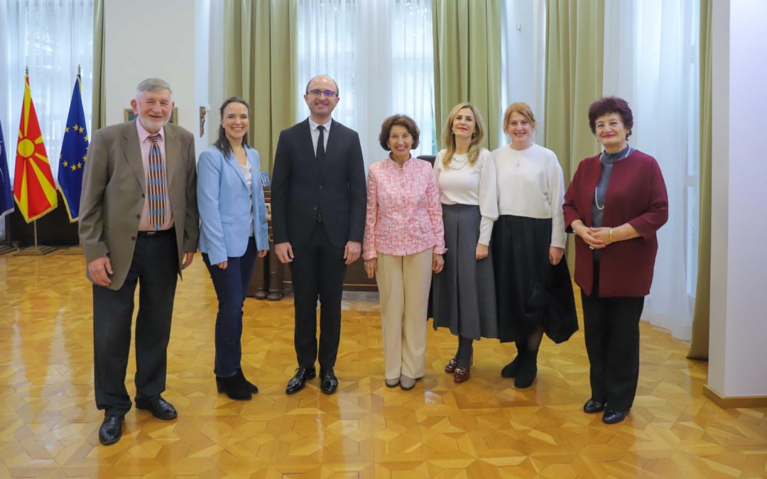 Претседателката Сиљановска Давкова прими претставници на Националната установа Филхармонија по повод 80-годишнината од нејзиното основање