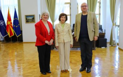 Средба на претседателката Сиљановска-Давкова со претставници на Државен Архив