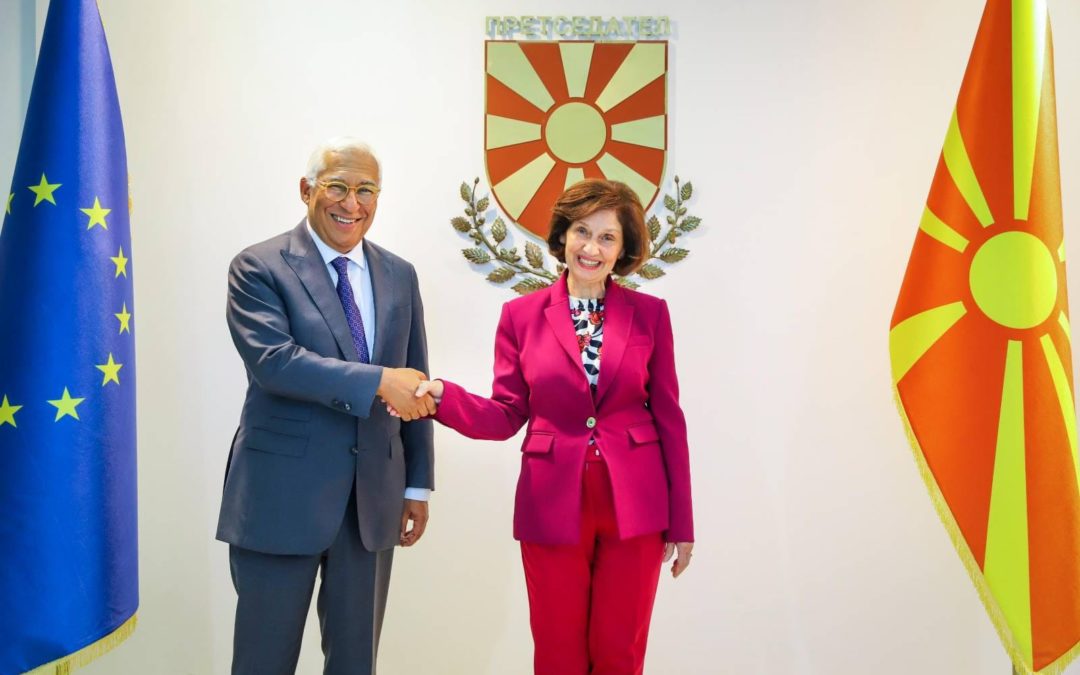 Siljanovska-Davkova në takimin me Koshtën: Nuk guxojmë të jemi dëm kolateral i vetos dhe bilateralizimit të procesit të integrimit evropian