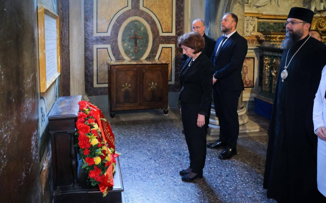 Сиљановска-Давкова ја посети базиликата Санта Марија Маџоре во Рим