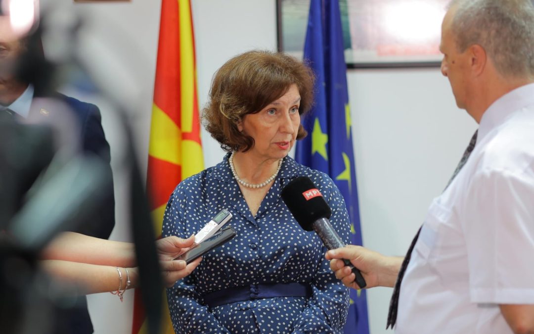 Изјава за медиумите и одговори на новинарски прашања по средбата во Тирана со претставници на македонското национално малцинство во Република Албанија