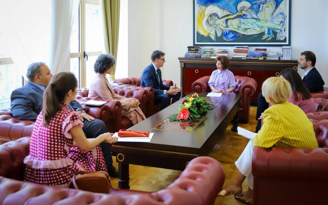 Siljanovska-Davkova i ka pritur Ambasadorin spanjoll, përfaqësuesit e OKB-së dhe UNDP-së në prag të Konferencës së Seviljes