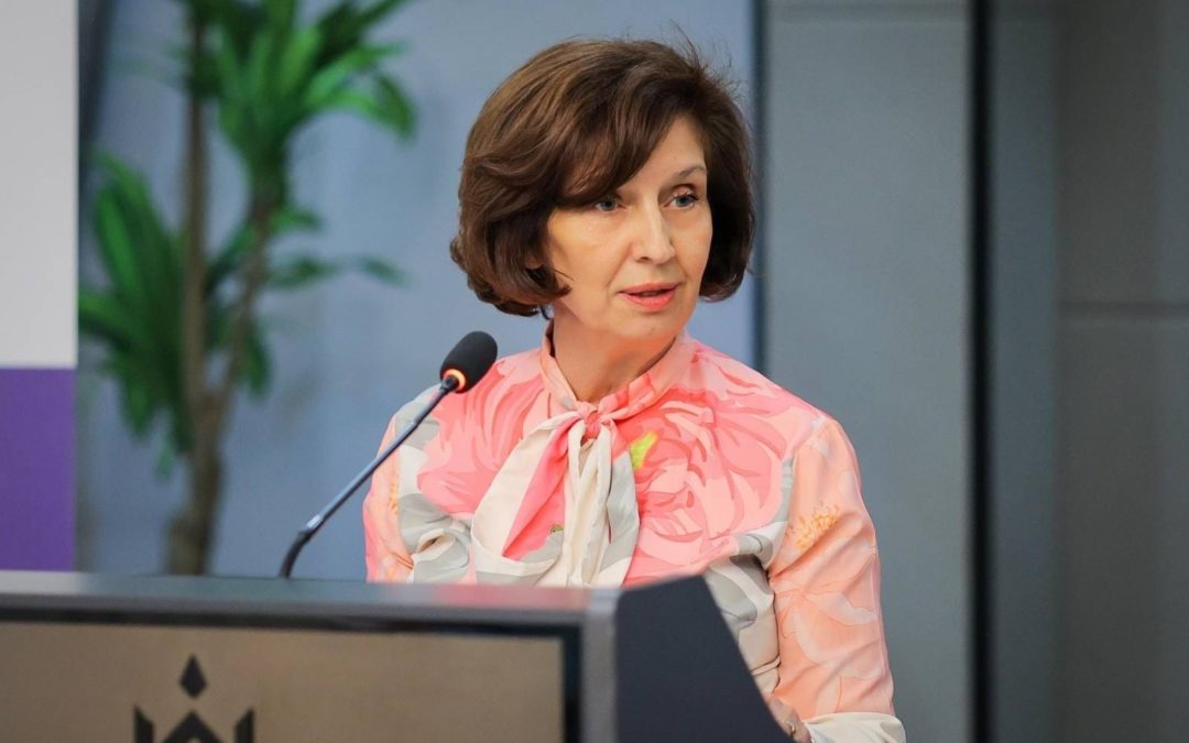 Сиљановска-Давкова на работен ручек со амбасадорите на земјите-членки на ЕУ, побара да се движиме напред врз основа на заслуги како секоја друга земја-кандидат