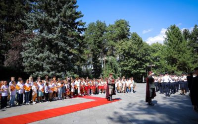 Церемонија на свечено менување на државното знаме во Кабинетот на претседателката Сиљановска-Давкова