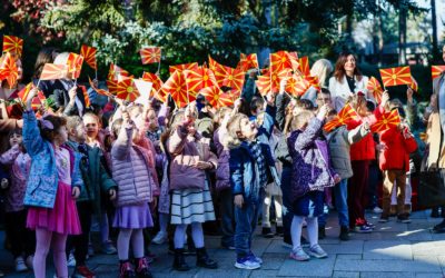 Церемонија на свечено менување на државното знаме во Кабинетот на Сиљановска-Давкова