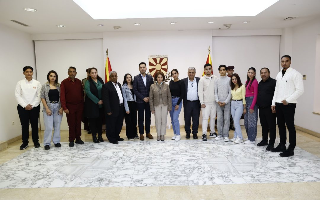 Сиљановска-Давкова по повод Светскиот ден на ромскиот јазик прими припадници на ромската заедница