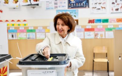 Сиљановска-Давкова гласаше на вториот круг од локалните избори 2025 година