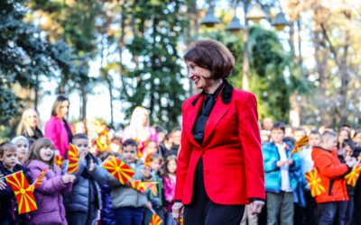 Церемонија на свечено менување на државното знаме во Кабинетот на Сиљановска-Давкова