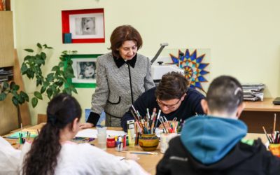 Сиљановска- Давкова на Меѓународниот ден на лицата со попреченост во посета на училишнот ресурсен центар „Партенија Зографски“