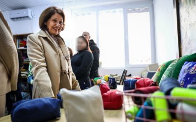 Сиљановска-Давкова ја посети шивалната во КПД Идризово: Секој заслужува втора животна шанса – работењето е клучно за ресоцијализација на осуденичките