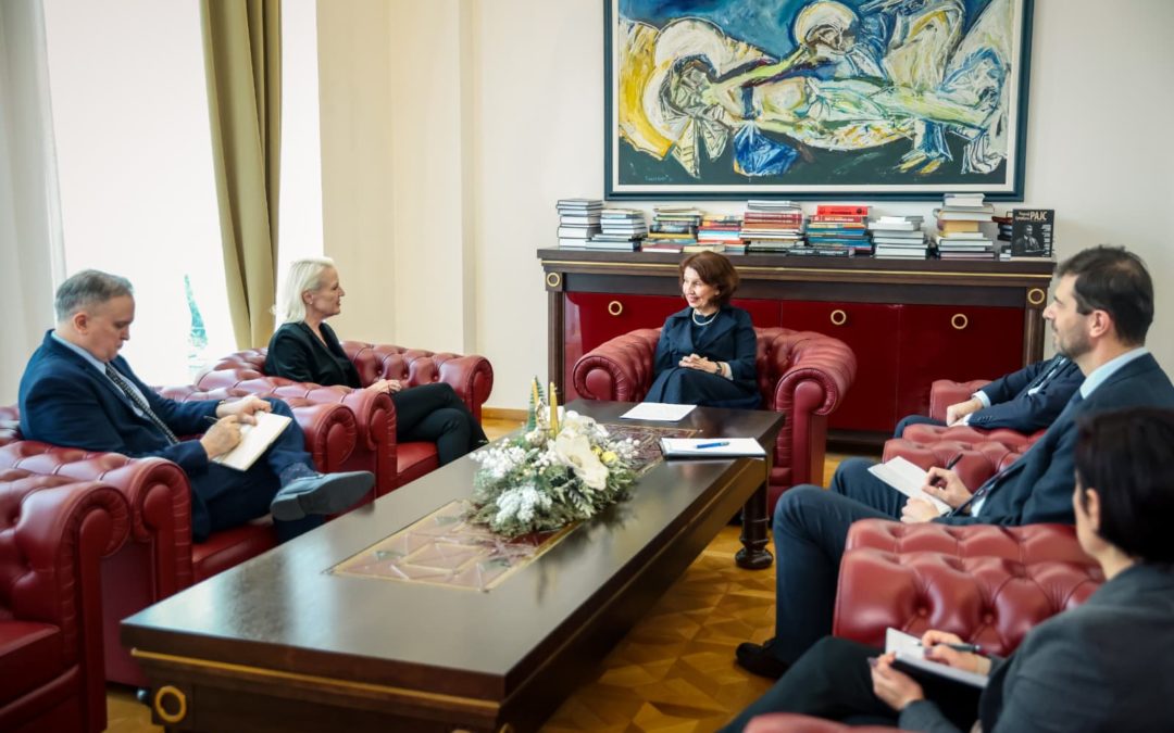 Проштална средба на претседателката Сиљановска-Давкова со американската амбасадорка Агелер