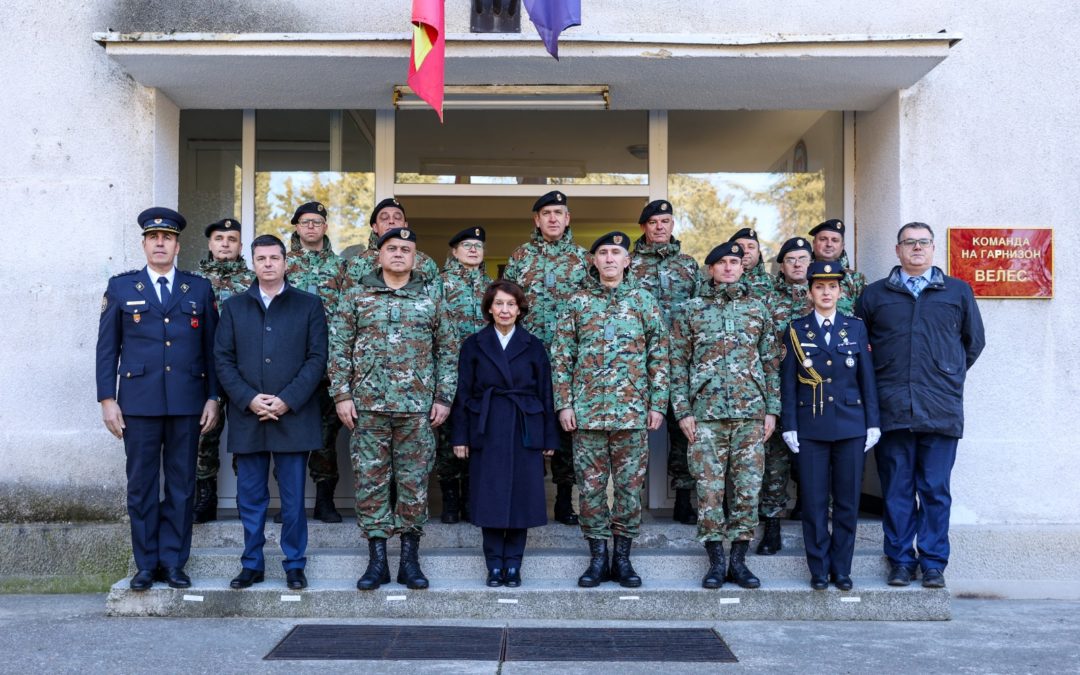 Претседателката Сиљановска-Давкова првиот ден од Новата 2026 година го помина со припадниците на Армијата