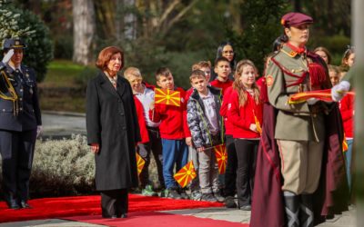 Традиционална церемонија на свечено менување на државното знаме во претседателскиот кабинет