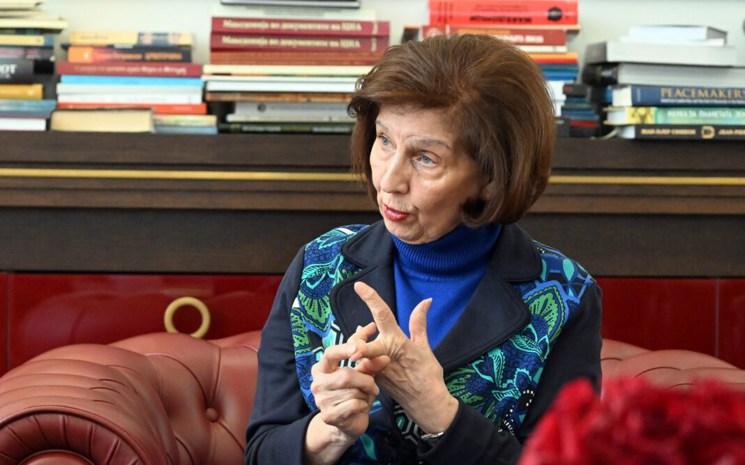 Интервју на претседателката Сиљановска-Давкова за МКД.мк