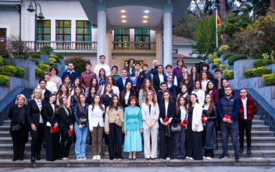 Средношколски дијалог со претседателката