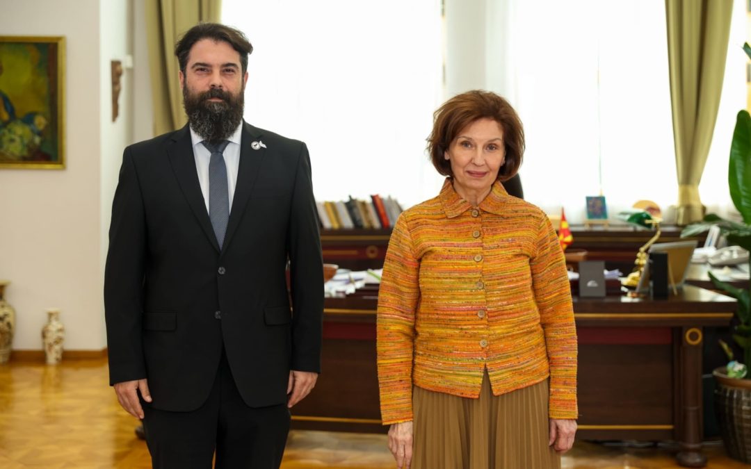 Сиљановска-Давкова разговараше со Илија Каров, претседател на Кинолошкиот клуб  “Македонско овчарско куче – Караман”