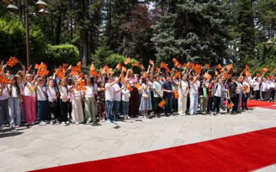 335 основци учествуваа на церемонијата на менување на државното знаме во претседателскиот кабинет