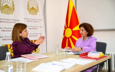 Претседателката Сиљановска-Давкова се сретна со граѓани во Народната канцеларија во Скопје