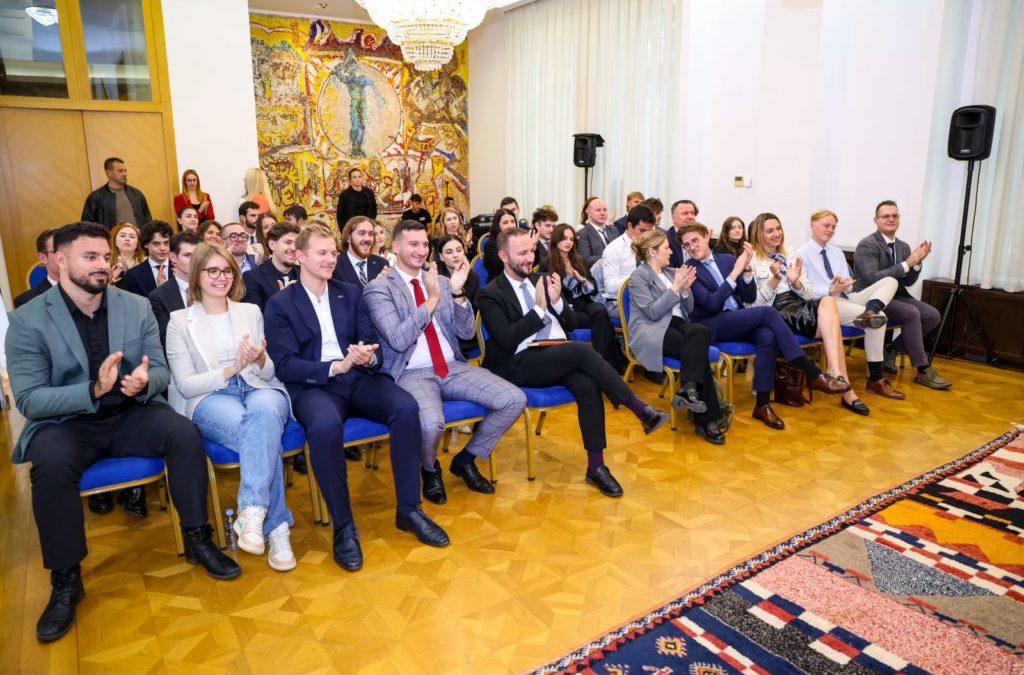 Siljanovska-Davkova meets College of Europe students: A dialogue on European integration and the region’s future